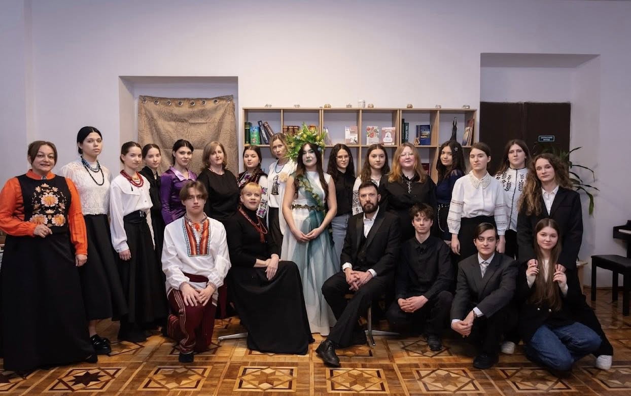 «Post Scriptum: Та, що вміла любити й боротися» — літературно-епістолярний колаж у бібліотеці коледжу