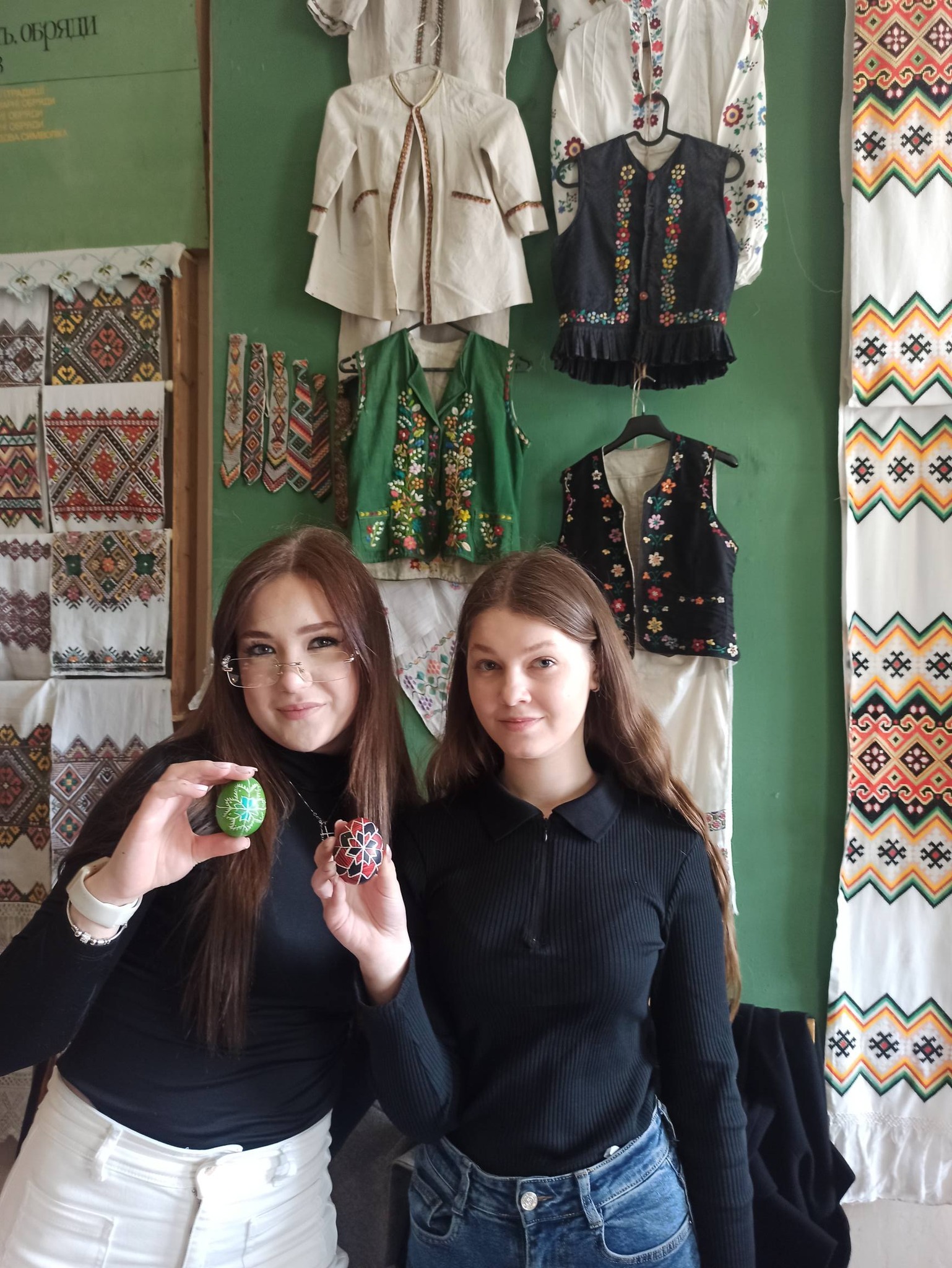 Магія великоднього розпису: у коледжі відбувся майстер-клас із писанкарства